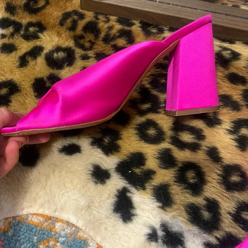 Loeffler Randall Pink Heels - Picture 3 of 8